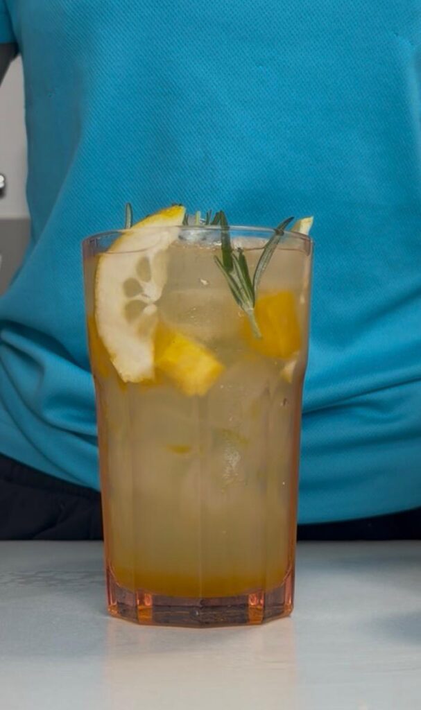 Lemoniada mango-marakuja — Barista i Bambino Gdańsk